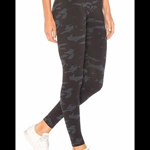 Monrow camo leggings